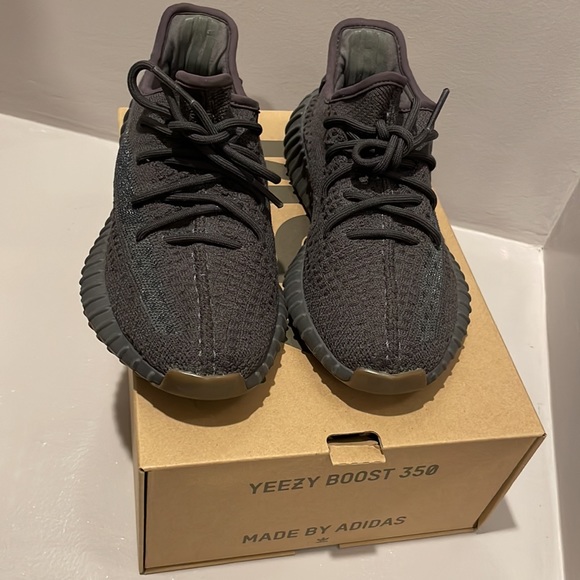 Yeezy Boost 350 V2 US Size 5 Cinder - Picture 2 of 7